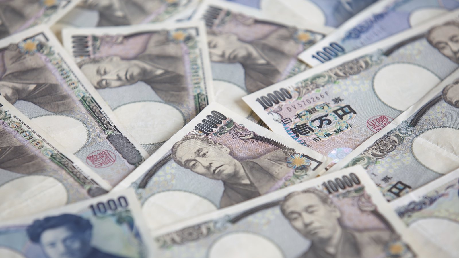 "Speculative" moves behind yen declines