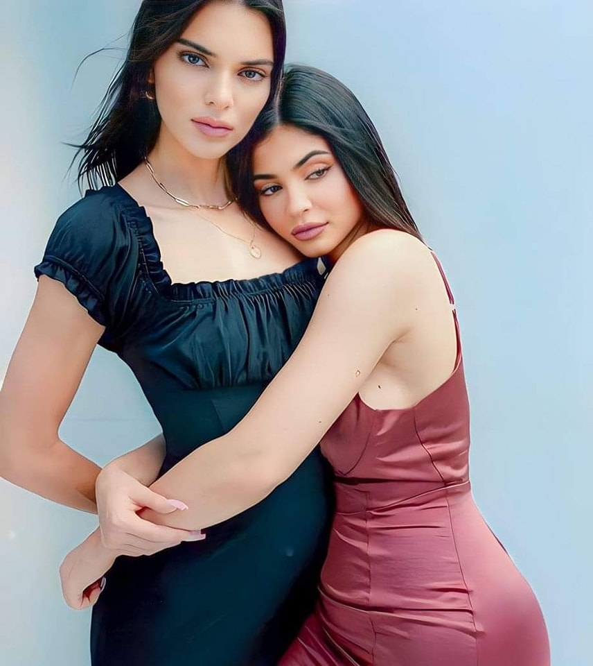 Kylie Jenner with Kendall Jenner ♥️