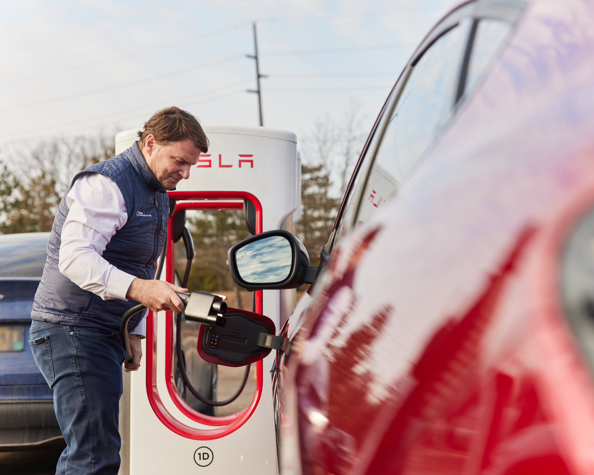 Tesla Supercharger uncertainty won’t steer NACS adoptees away