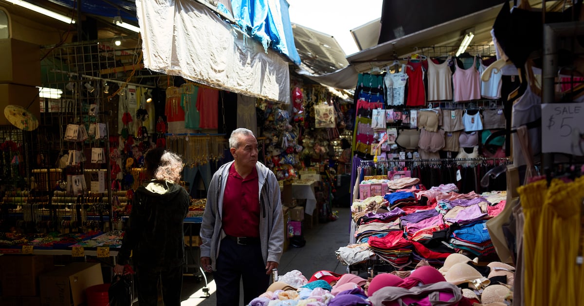 US inflation cools, consumer step up spending, as Americans brace for tariff impact