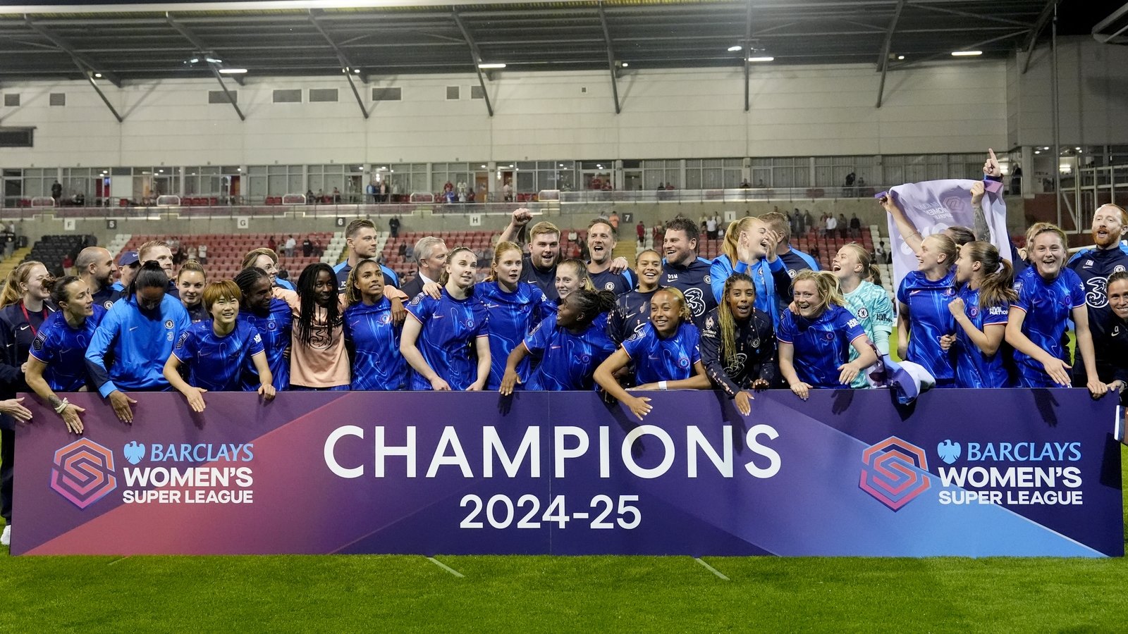 WSL: Chelsea clinch six-in-a-row as Arsenal beaten
