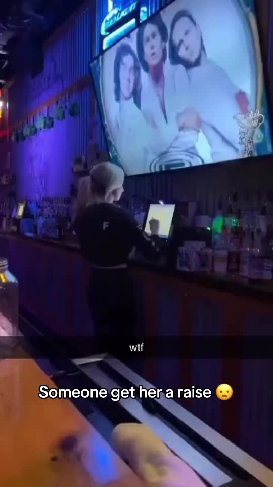 99 service 😦 @In The Slot (via:gretchenhiattt/ig)