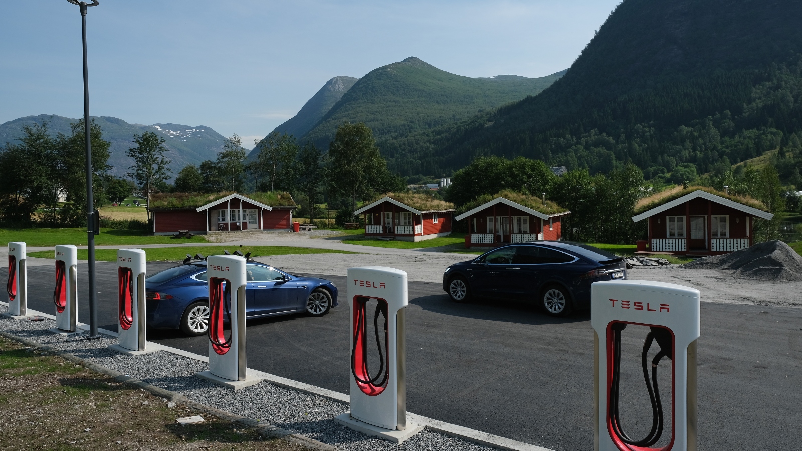 Norway is all in on electric cars. What can the U.S. learn?
