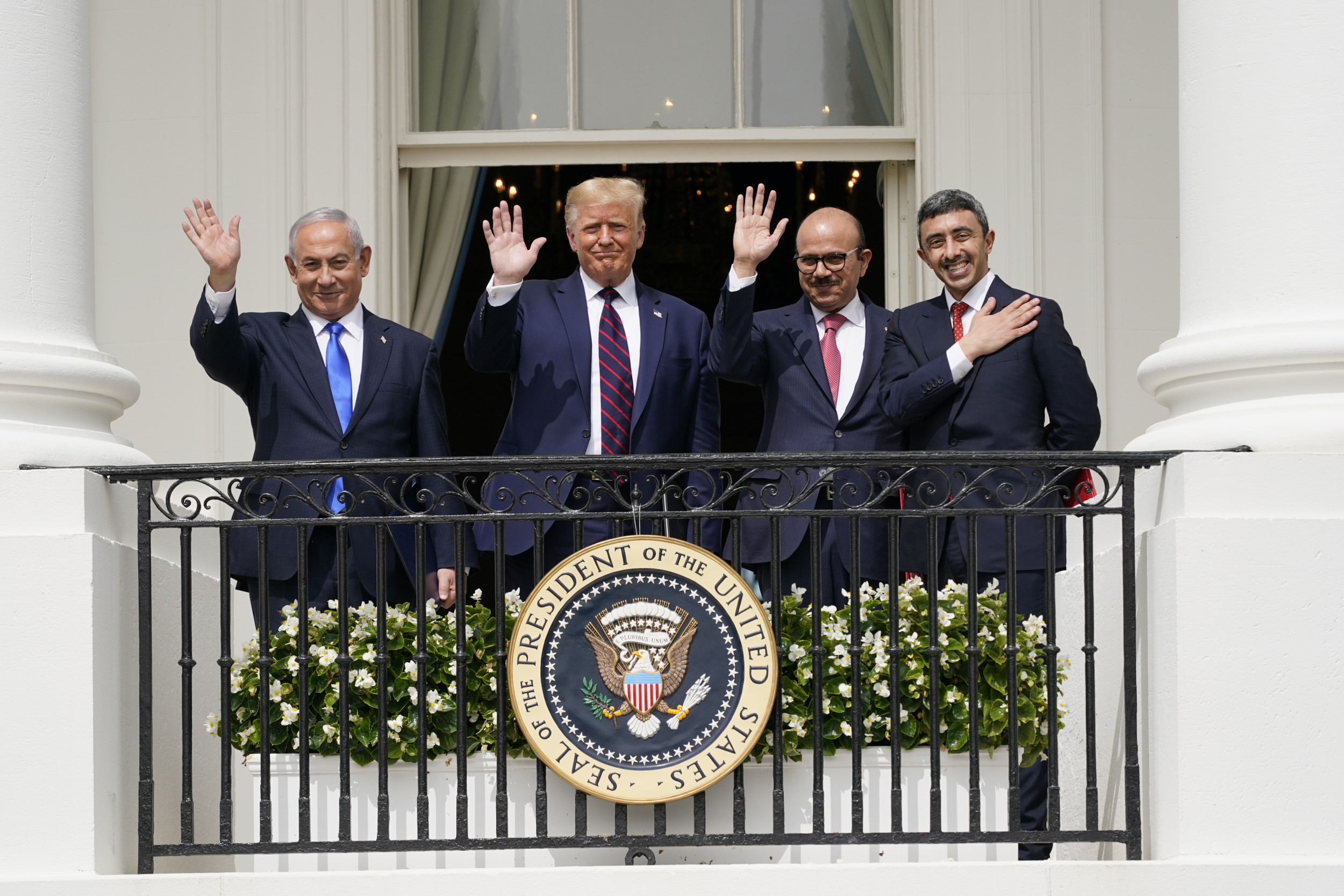 Trump touts his conflict resolution skills, calls for Iran Israel deal