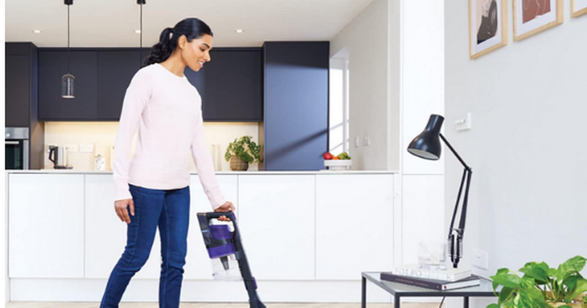 Amazon slashes €100 off top-rated Shark vacuum