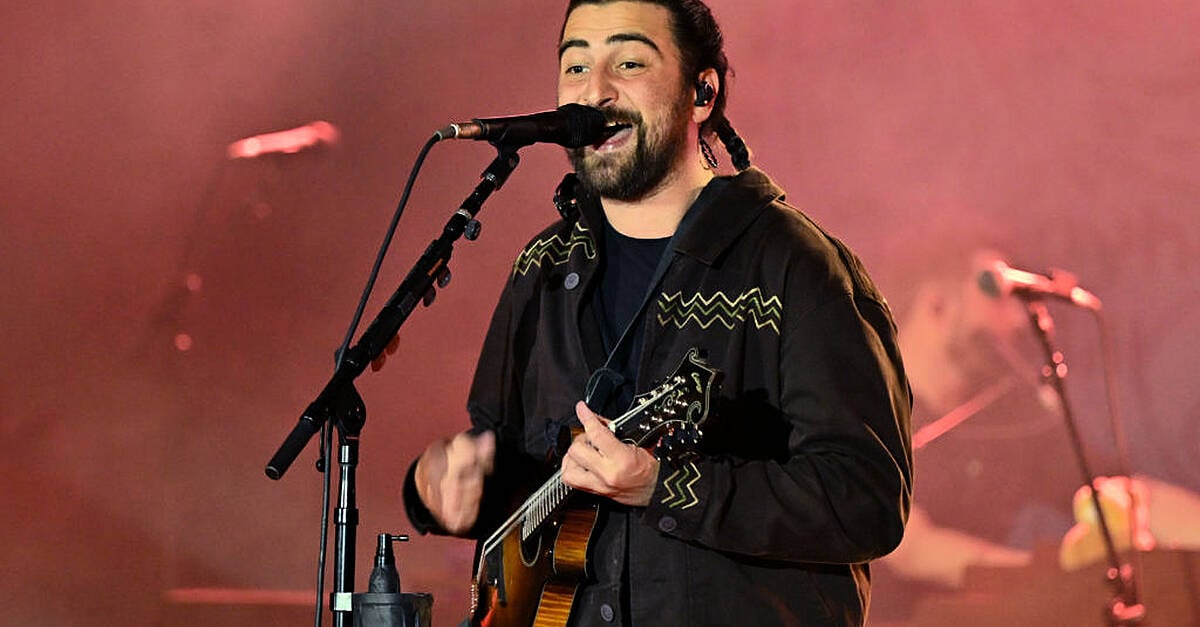 Noah Kahan review: Musician in awe of enthusiastic crowd of 39,000 at Marlay Park