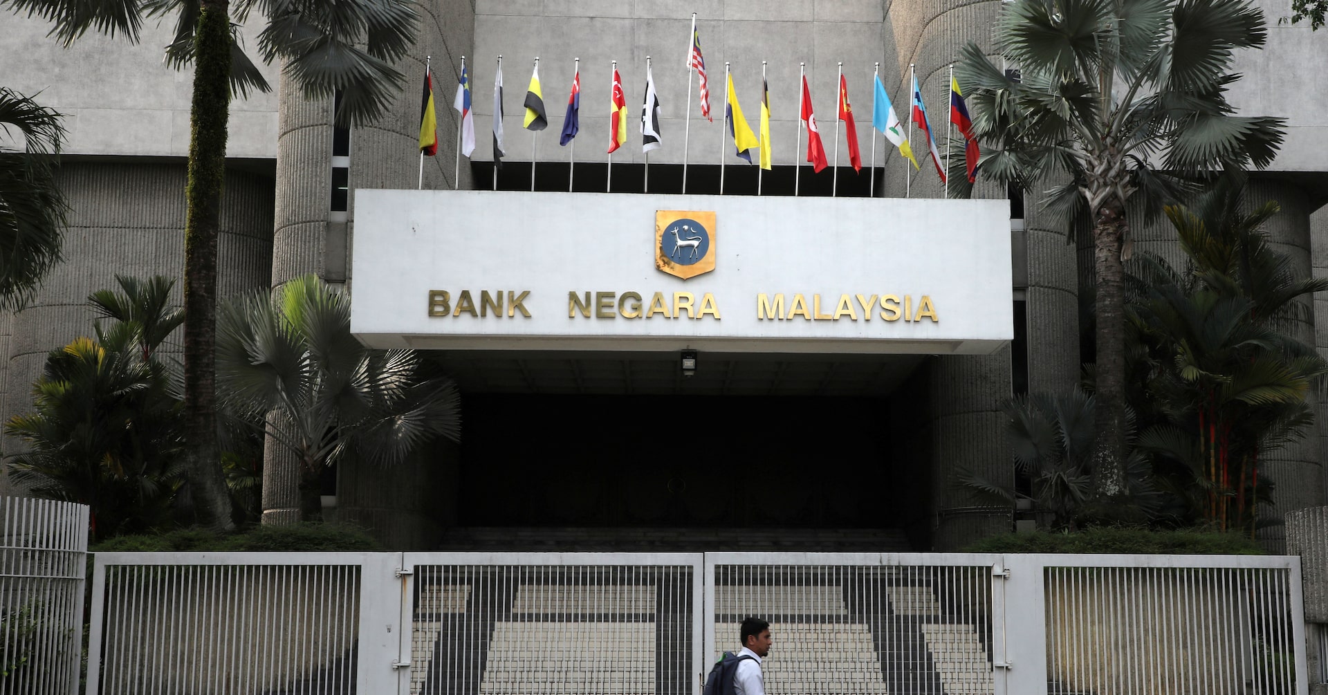Malaysia central bank lowers key rate to 2.75% on weaker growth outlook