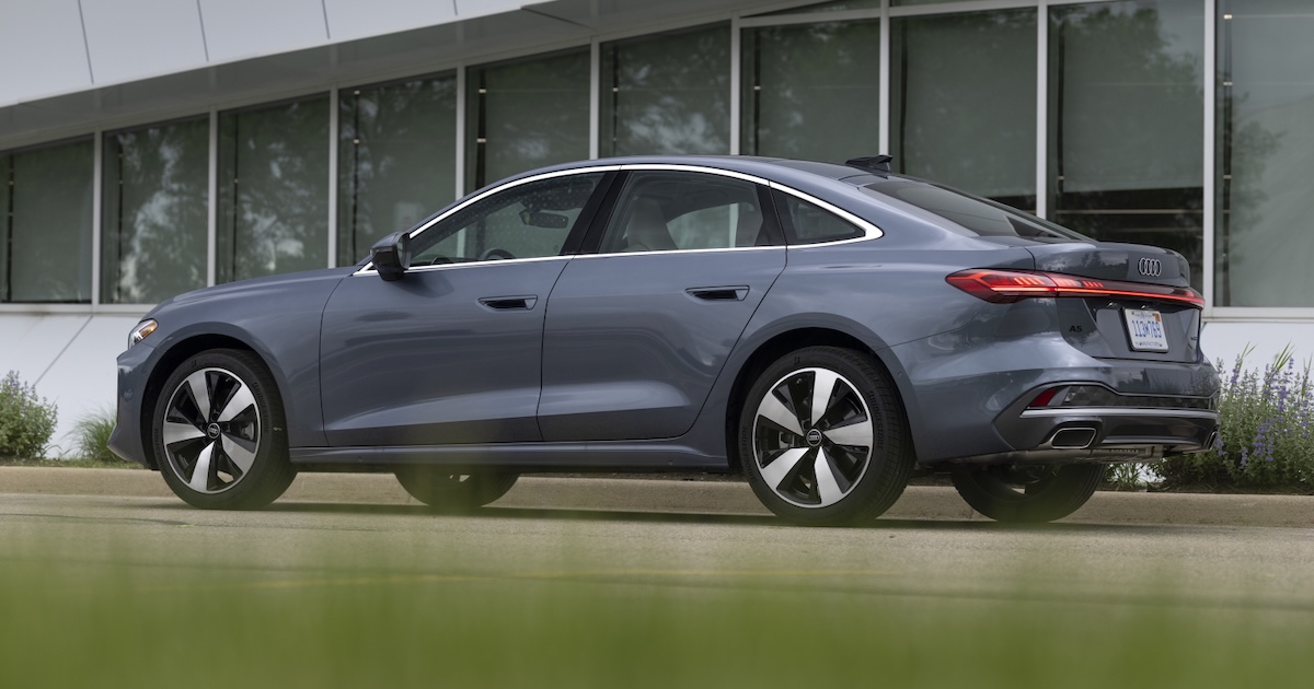New-Vehicle Inventory Grows as Sales Flatten, Tariff Impact Still Minimal