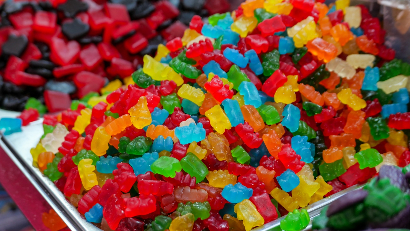 Dozens of state laws take aim at food dyes amid a wave of support for MAHA