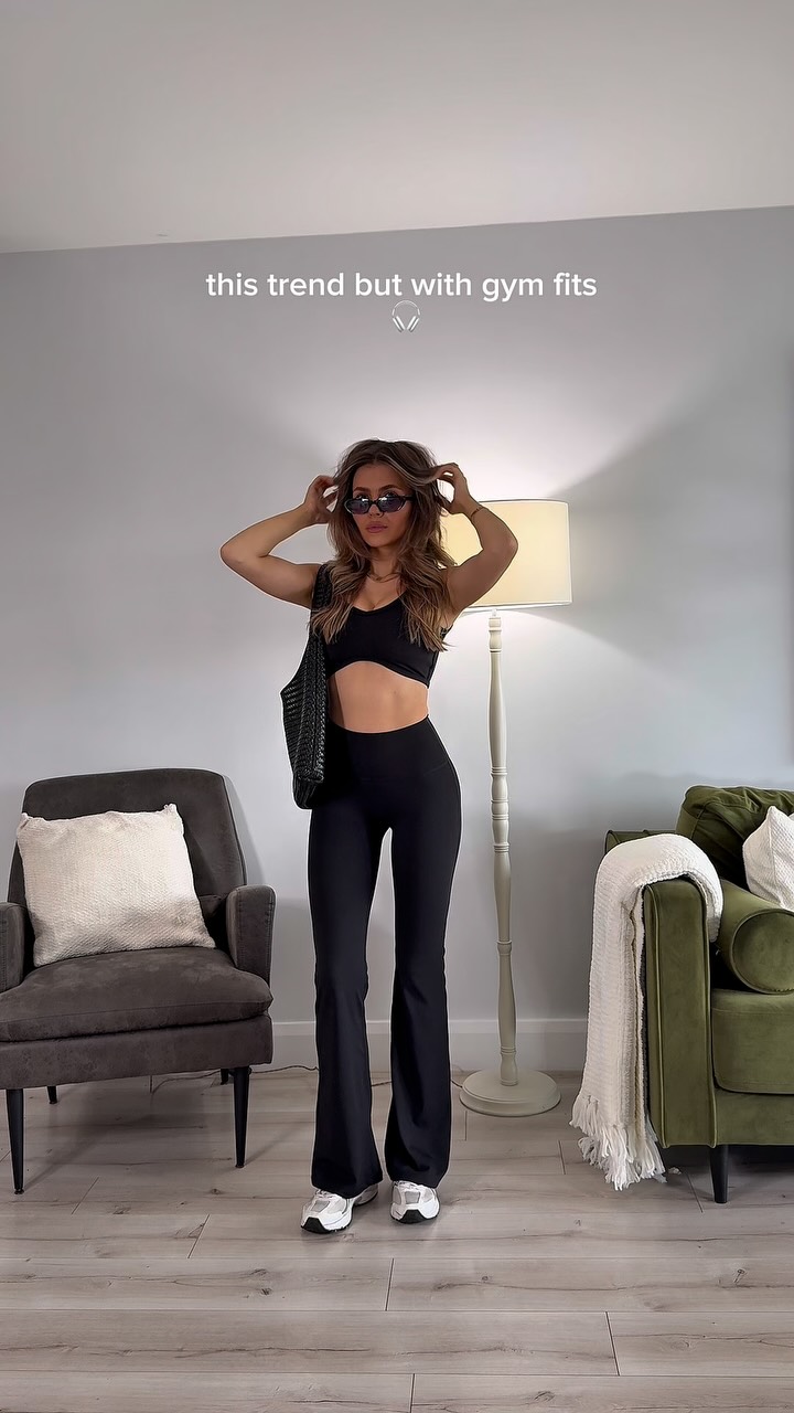 I enjoy my workout more if I feel cute and put together 🎧 || just launched on @womensbest code NICO to save 💫