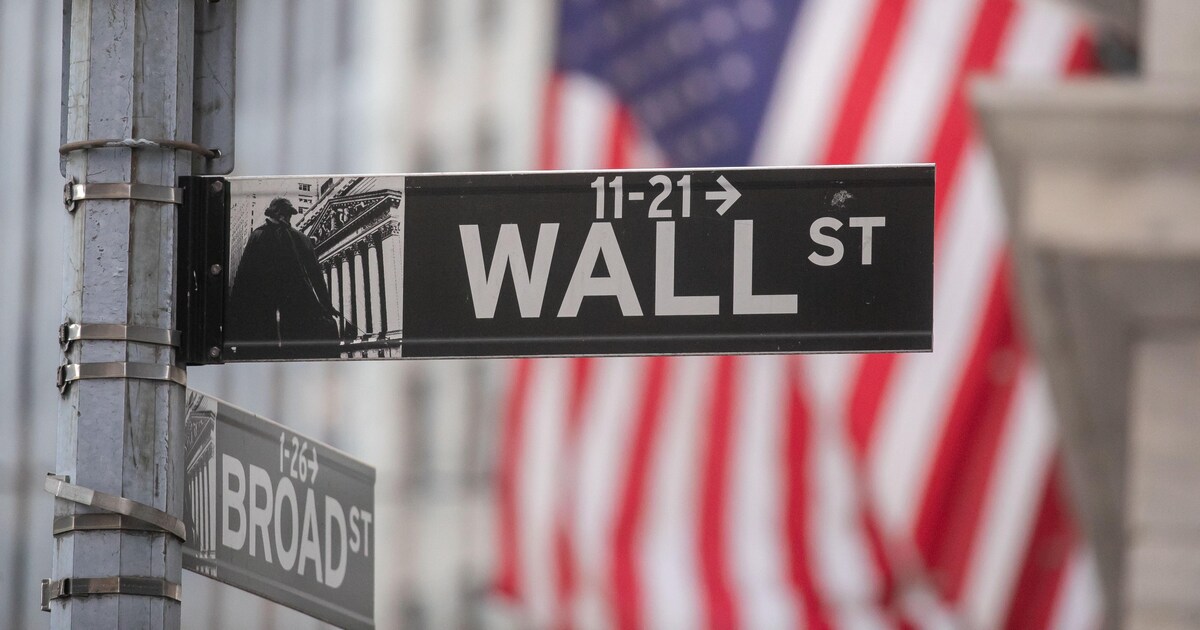 US stocks fall after inflation update, Big Tech keeps Wall Street steady