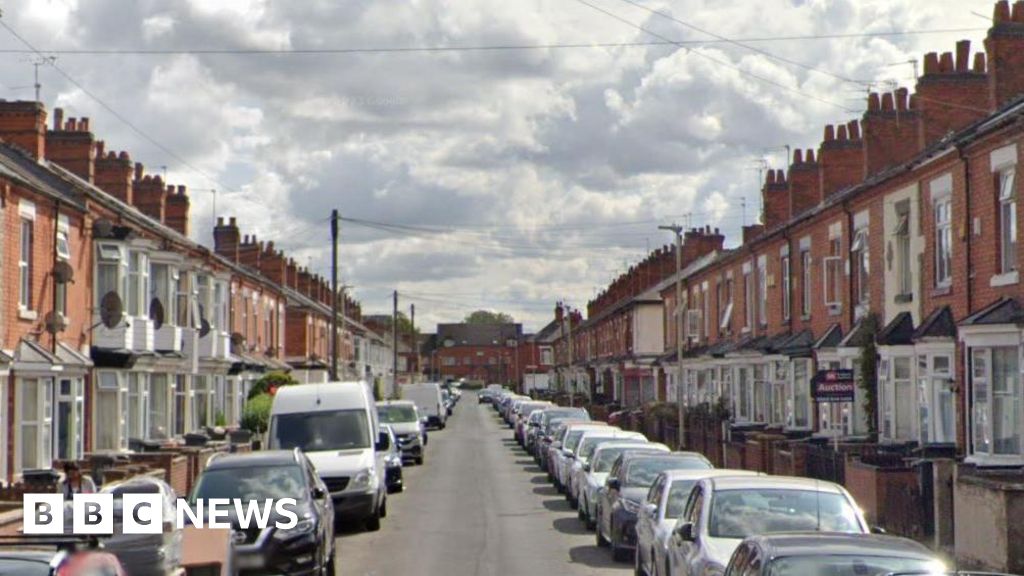 Two attempted murder arrests after Leicester stabbing