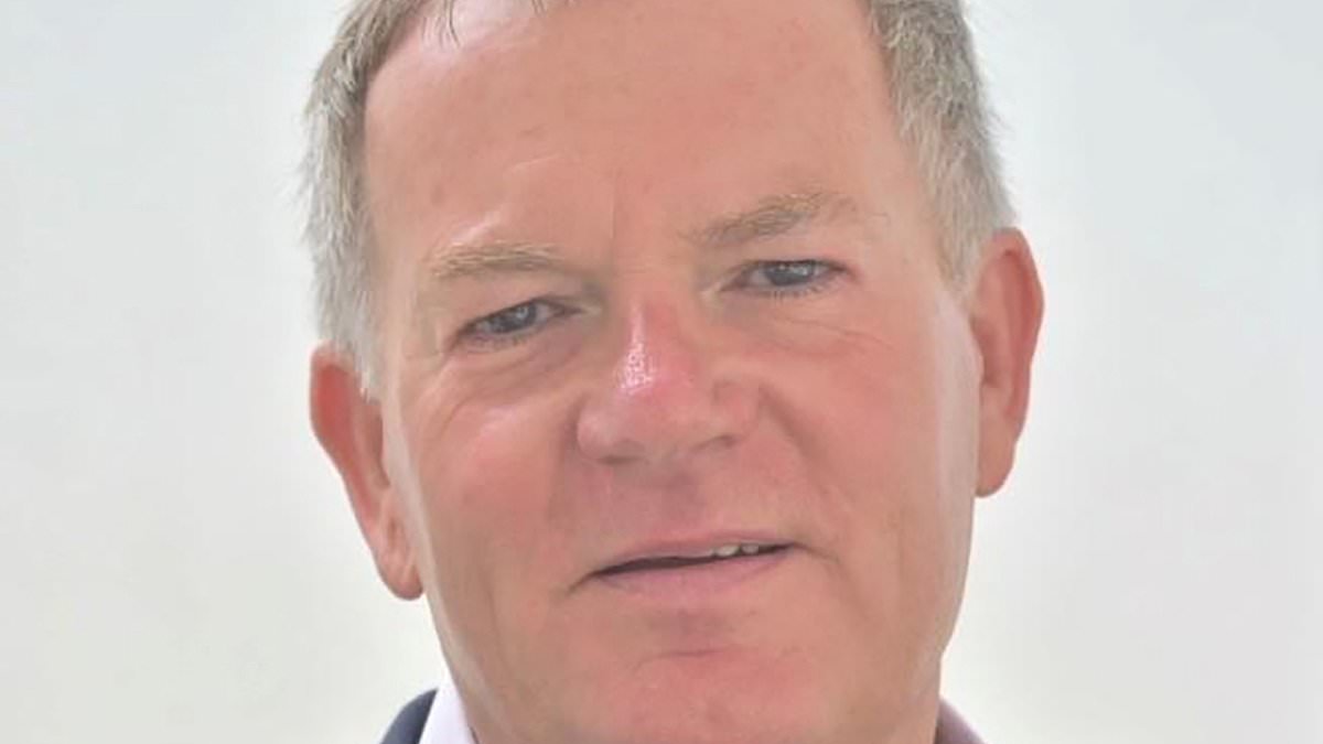 Boss running 'bankrupt' council being paid £1,500 per day