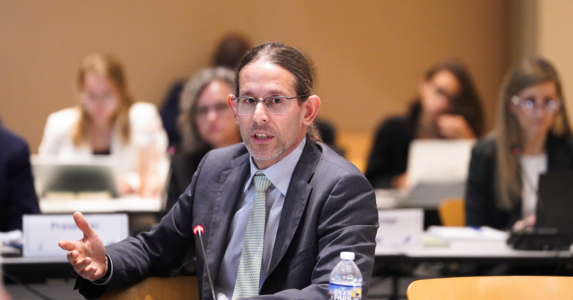 US CDC taps vaccine skeptic to lead COVID committee