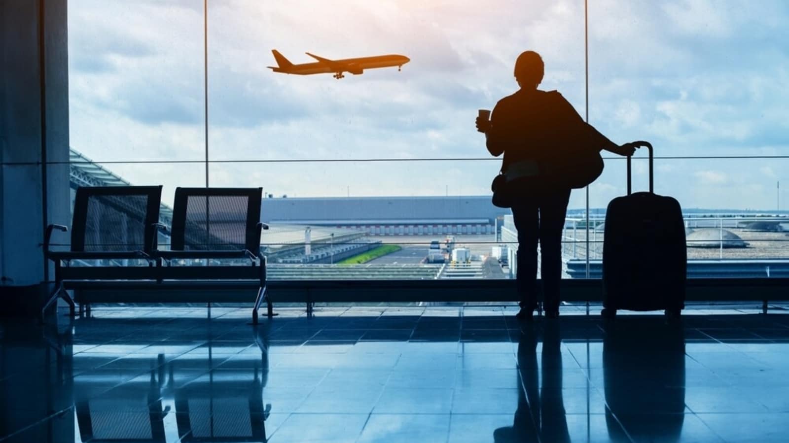 Reddit discusses travel hacks for hassle-free trips: Buy local SIM card, take screenshots of tickets and more