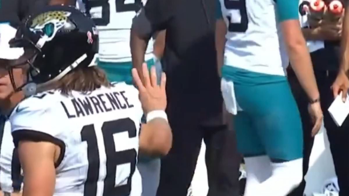 Jaguars QB Trevor Lawrence stunningly waves off coach Liam Coen in disastrous loss to Bengals