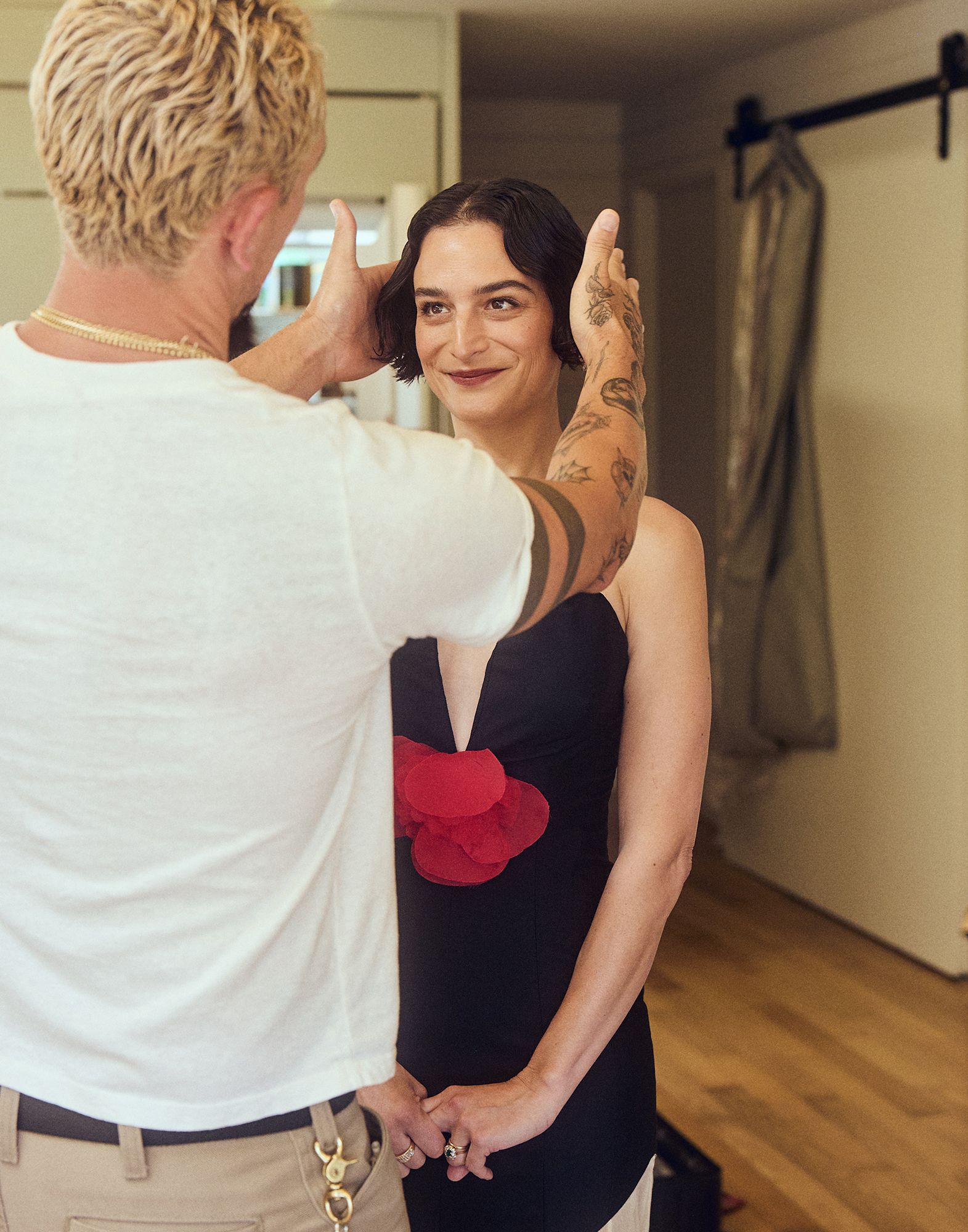 Jenny Slate, Like Her Emmys 2025 Dress, Is in a Moment of “Vibrant Bloom”