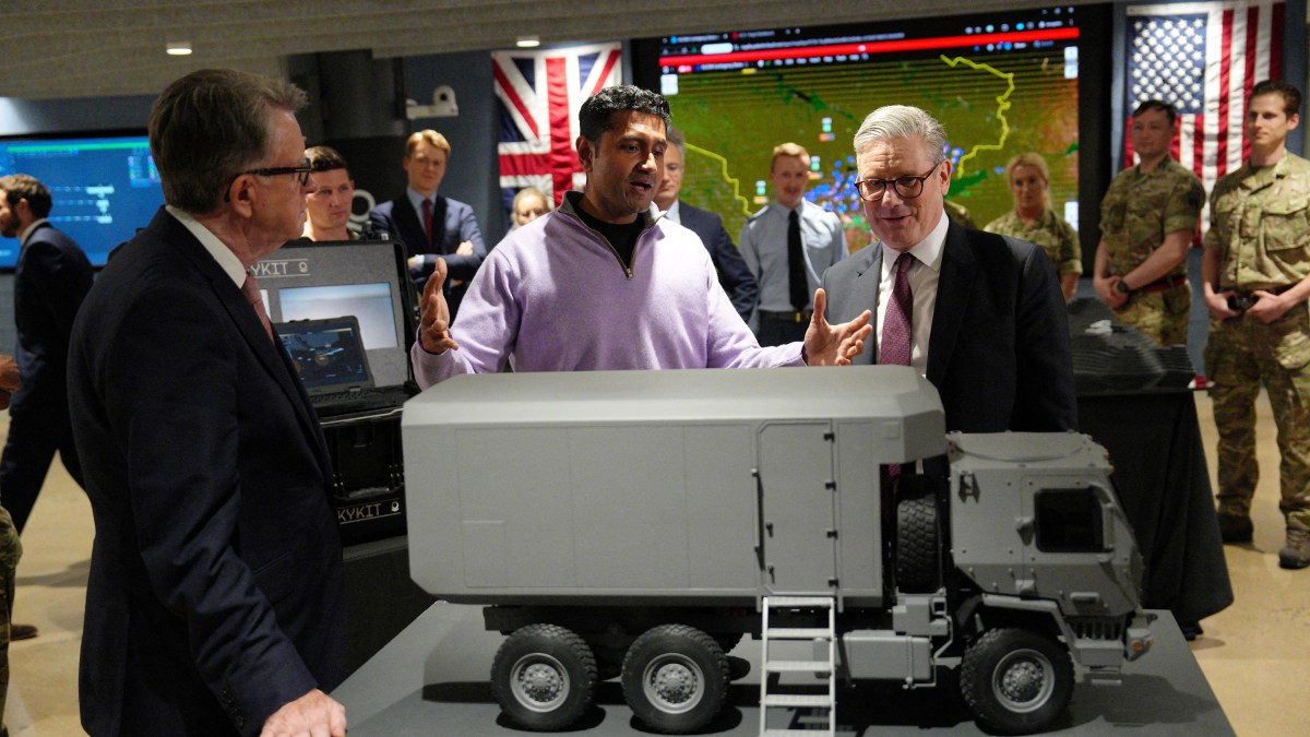 Trump visit brings £750m Palantir deal for military AI technology