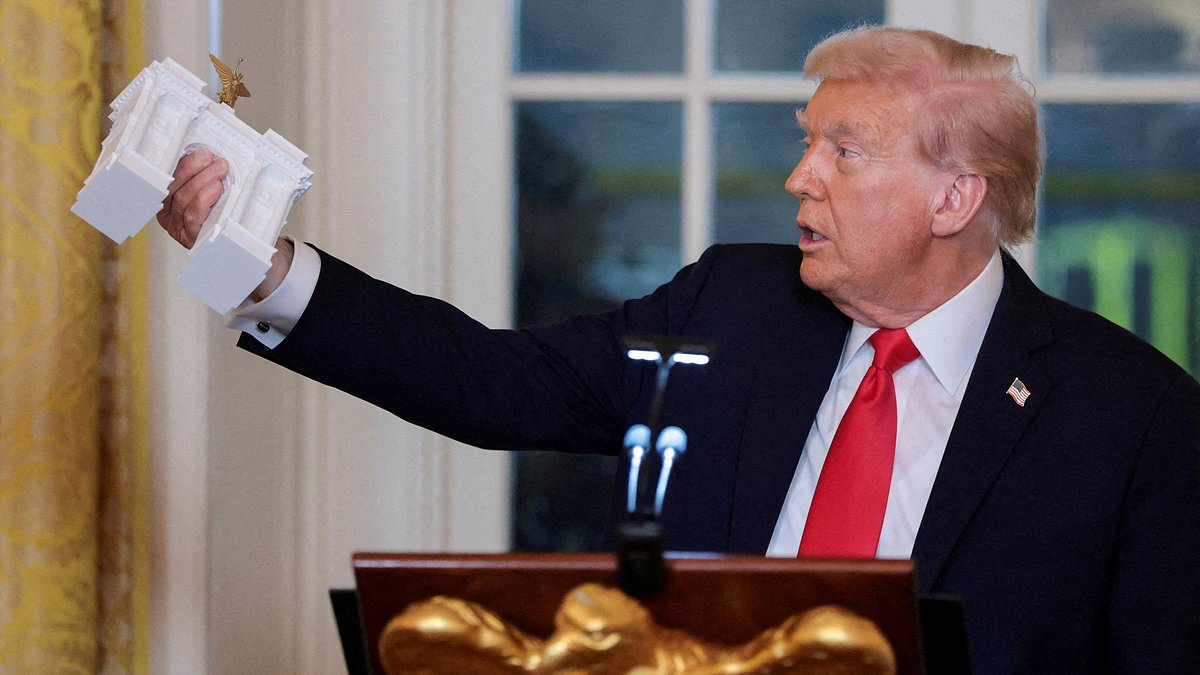 'Arc de Trump': President unveils Washington monument plan