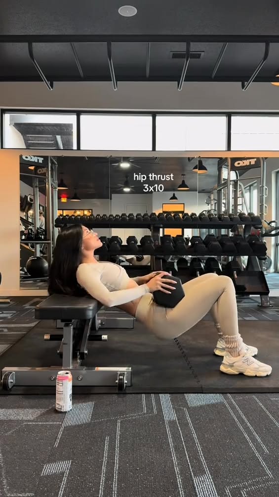 you can never go wrong with a good dumbbell workout @DFYNE  #gymtok #glutesworkout #fyp