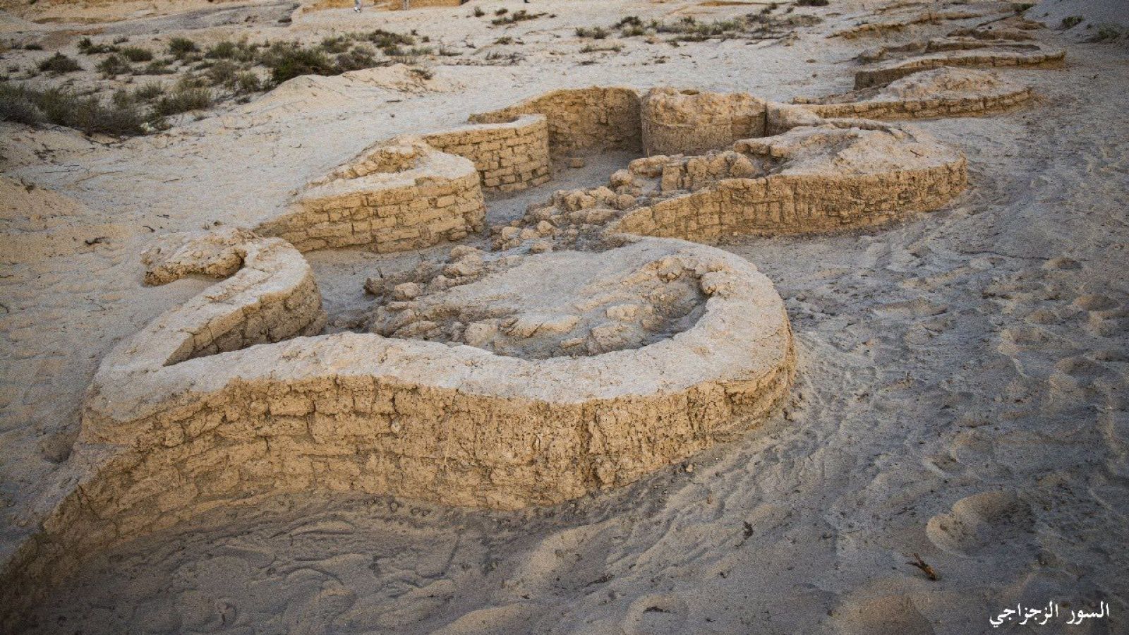 3,500-year-old Egyptian military fortress with ancient ovens and fossilized dough discovered in Sinai Desert