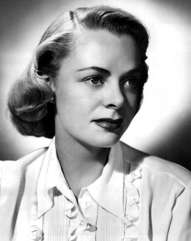 TIL June Lockhart, who starred in classic TV shows including Lassie and Lost in Space, is still living (age 100). She made her screen debut in A Christmas Carol in 1938.