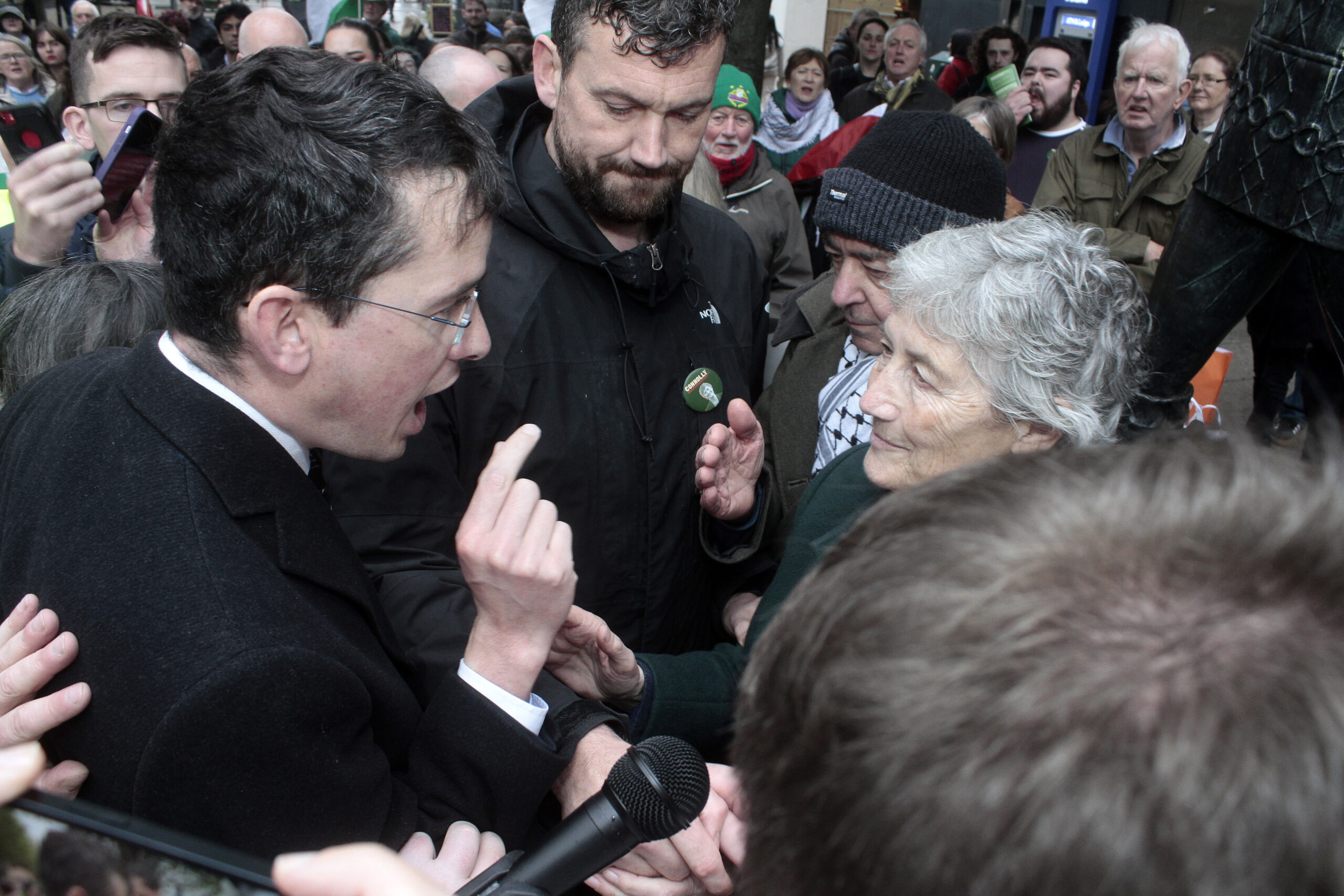 Enoch Buke confronts Catherine Connolly on presidential campaign trail in Limerick
