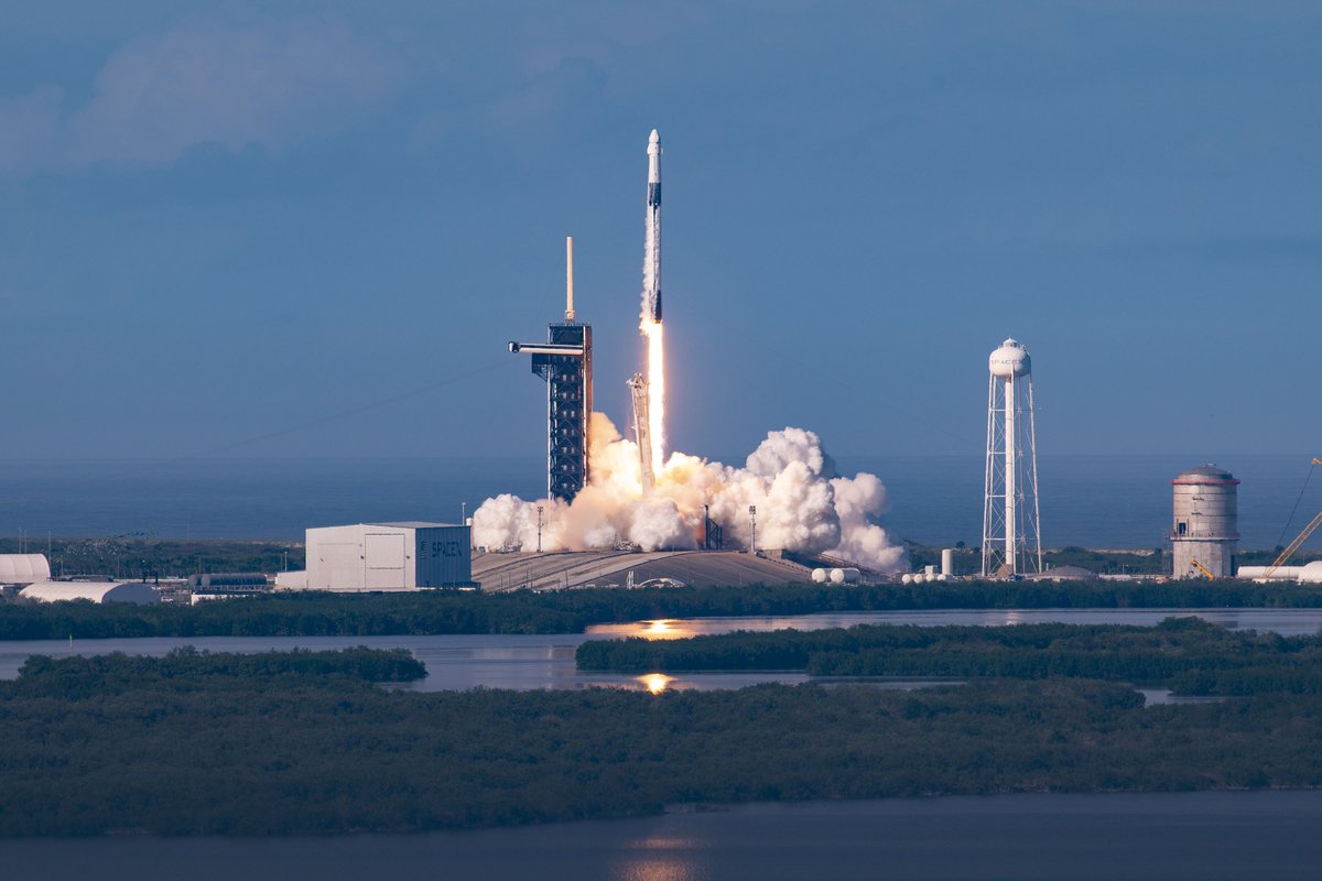 RT by @elonmusk: The Falcon 9 alone has now launched as many missions in a single year as NASA’s entire Space Shuttle program did in 30 years - 135 SpaceX Falcon launches in 2025 (more expected by year-end) - 135 NASA Space Shuttle launches over 30 years pic.
