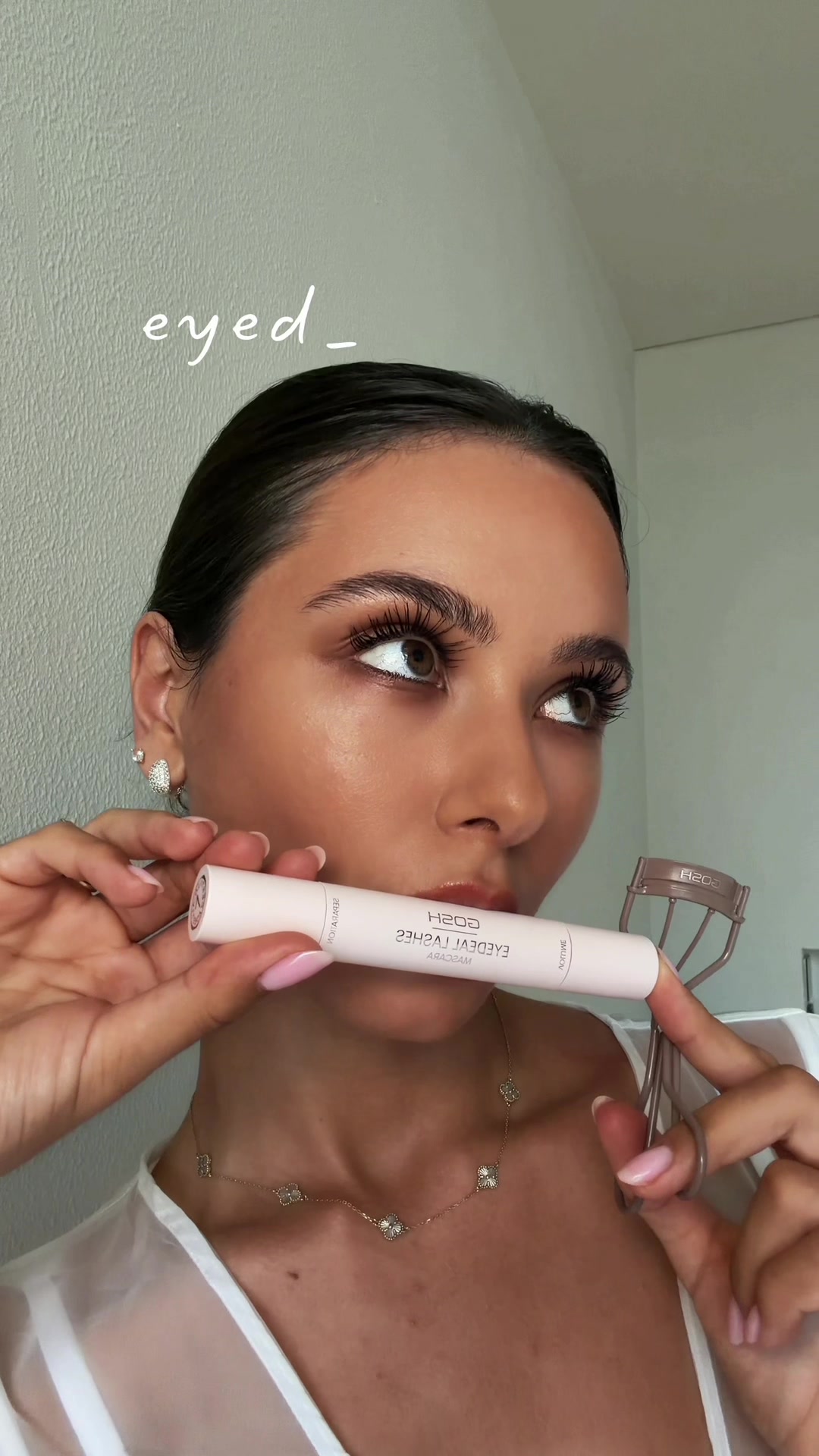 Eyedeal lashes that touch your brows 🙈 @GOSH COPENHAGEN #goshcopenhagen #ad