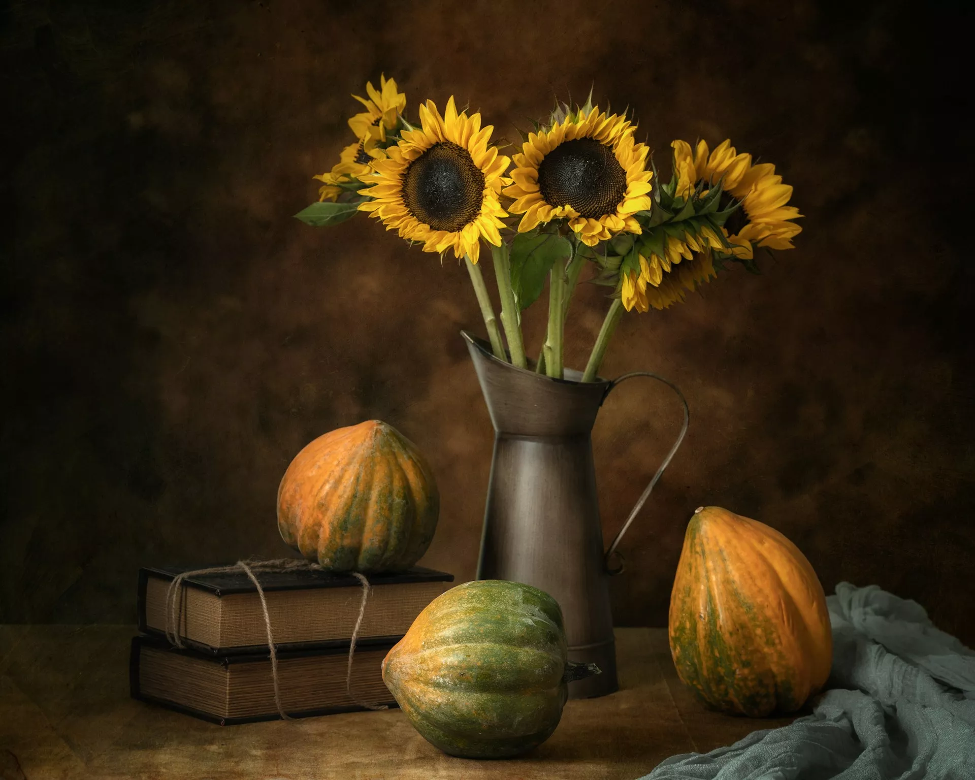 Follow These Articles To Capture Creative Still Life Photos With Day-to-Day Objects At Home