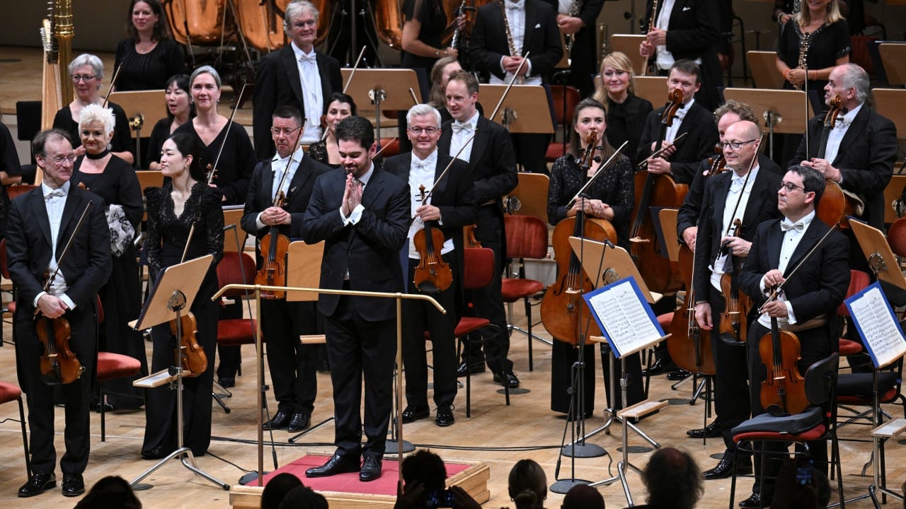 Anti-Israel activists disrupt Israel Philharmonic concert in Paris with smoke bombs