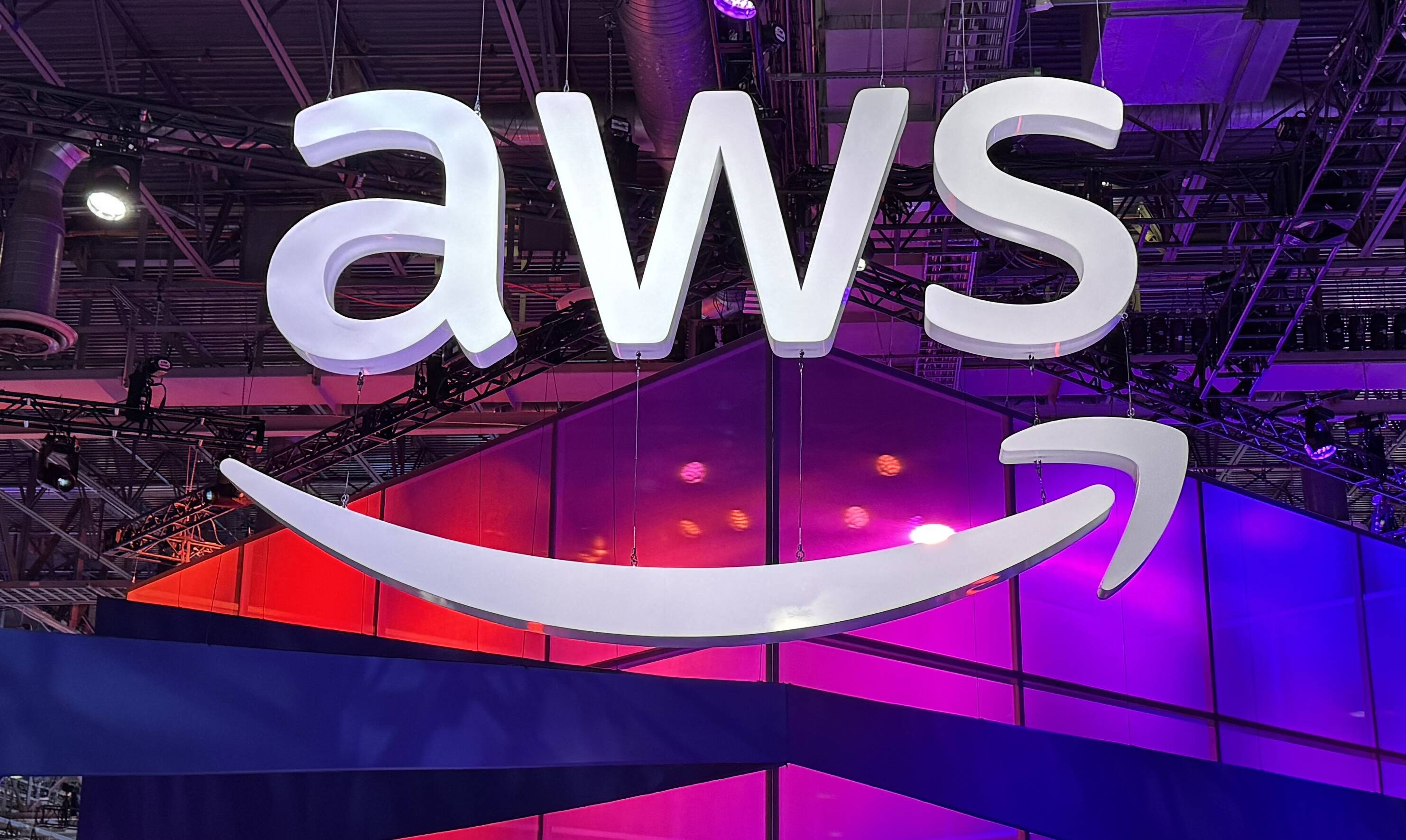AWS offers AI-in-a-box for enterprise datacenters