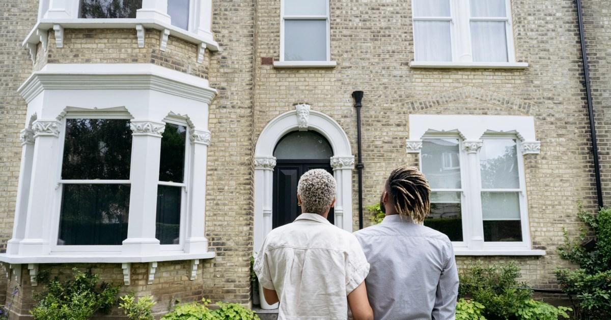 Phil Spencer says house hunters should try ’10p test’ at next viewing