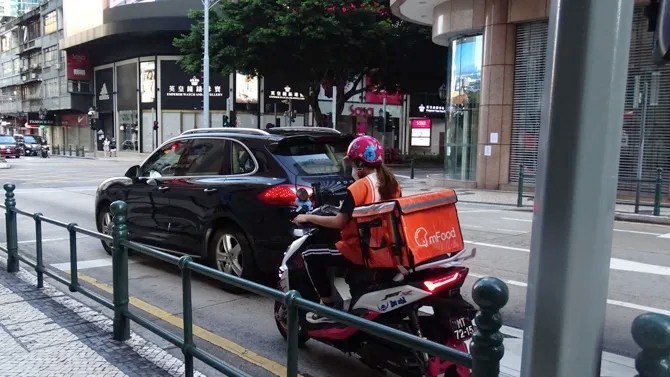 Gov’t does not foresee specific labor rules for takeaway delivery drivers