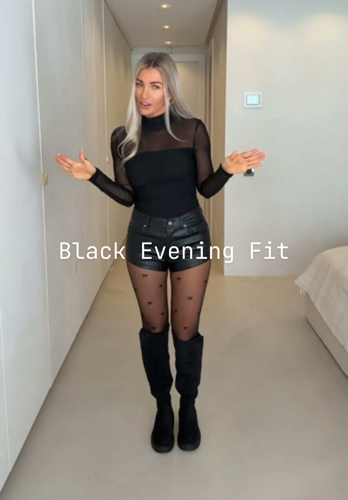 Wearing size XS in the shorts and size small in the top 🌚✨🫶🏻 #tiktokmademebuyit #dealdrops #ootd #fashionfinds