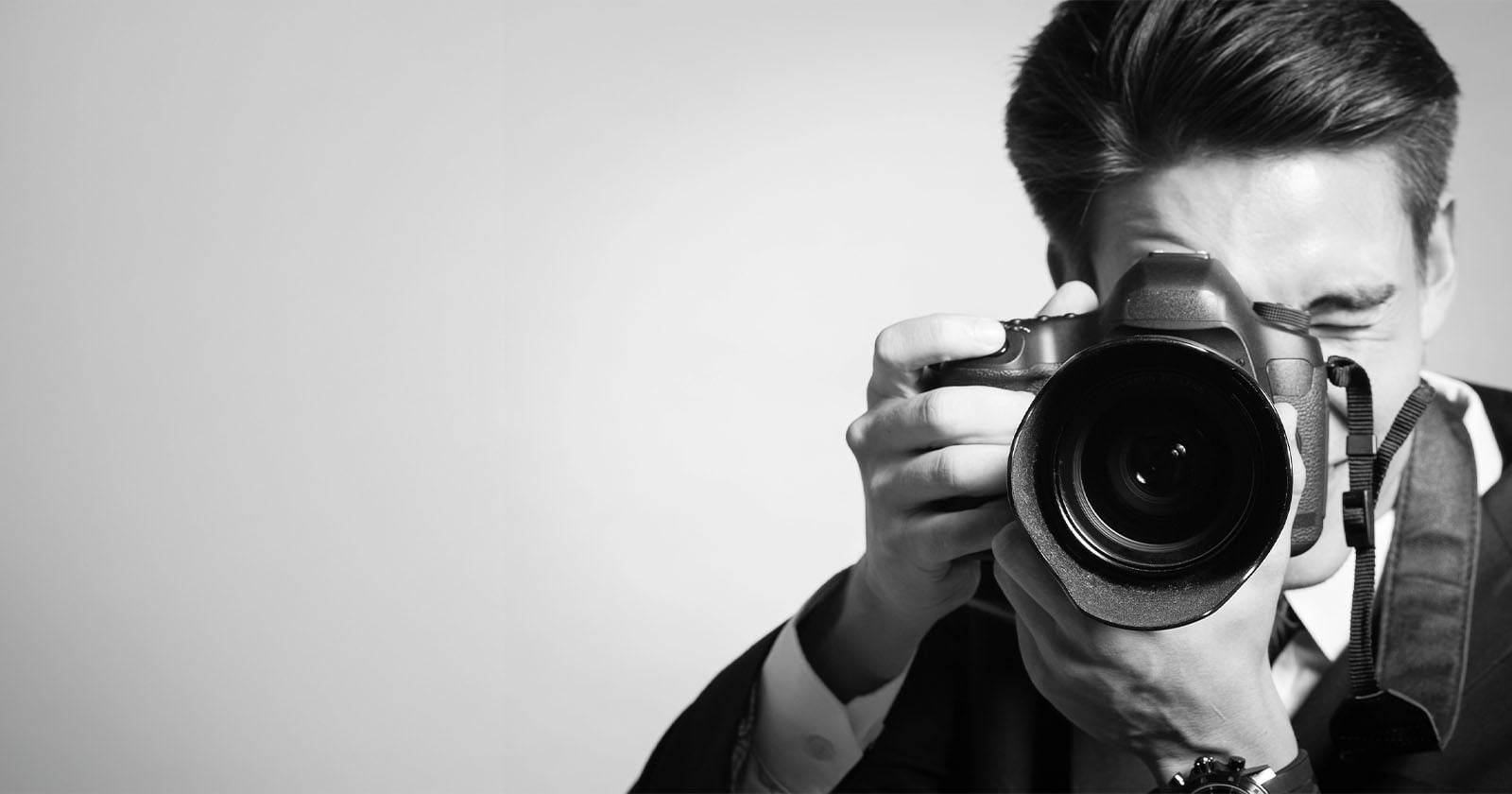 Prudish Wedding Photographer Turns Down Groom's Picture Request, Reddit Disapproves