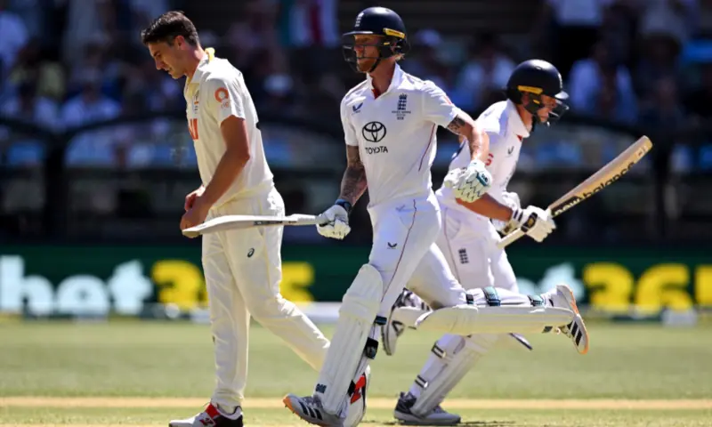 England Ashes dreams on life-support as Australia rip through batting