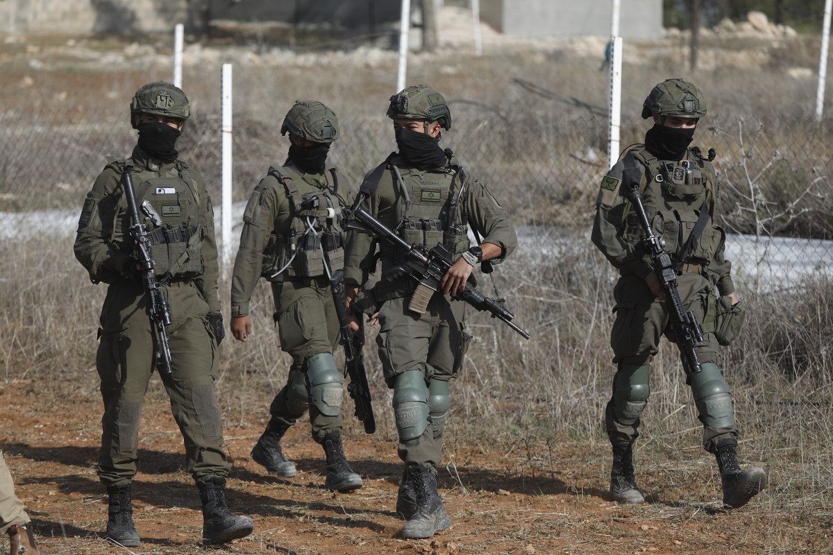 Israeli army issues demolition orders for six homes west of Hebron