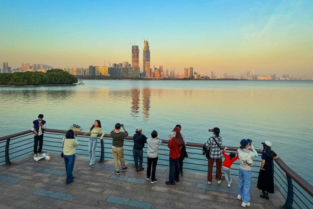 Is Shenzhen Headed for a Breaking Point? 6 Alarming Signs Point to a City in Decline