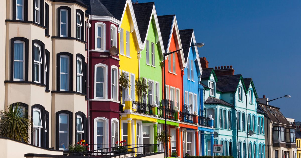 Magical Irish seaside town with 'spectacular' walks and colourful cottages