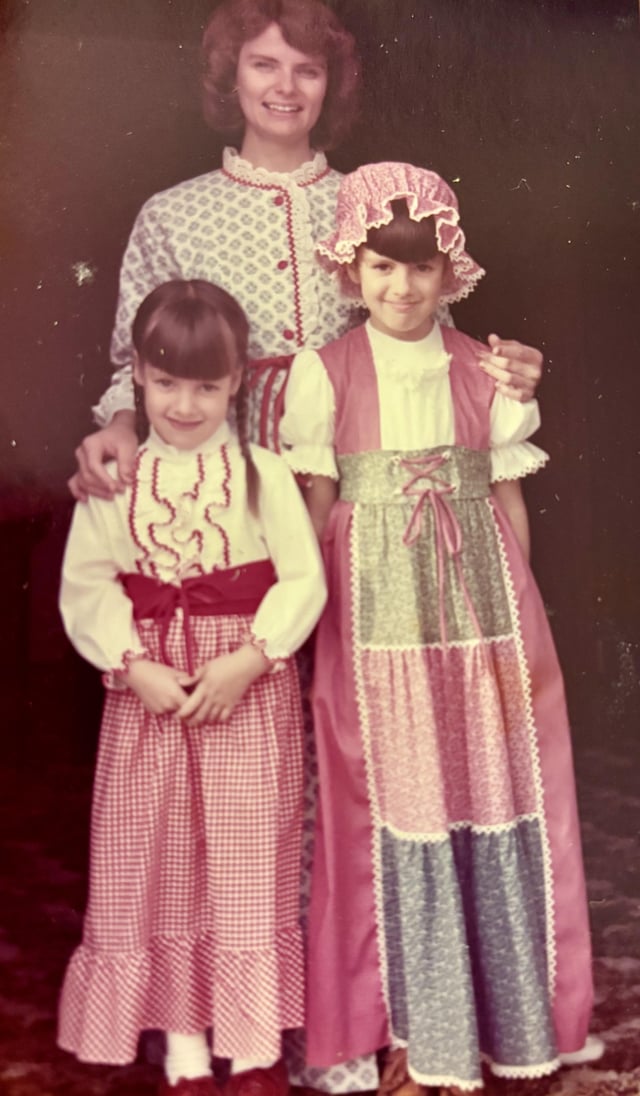 Ready for the parade!! My (now) wife, her sister, and her mom in their homemade Bicentennial outfits, 1976 🇺🇸
