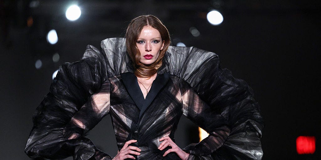 This Hair-Scarf Move Is the New ‘Olsen Tuck’