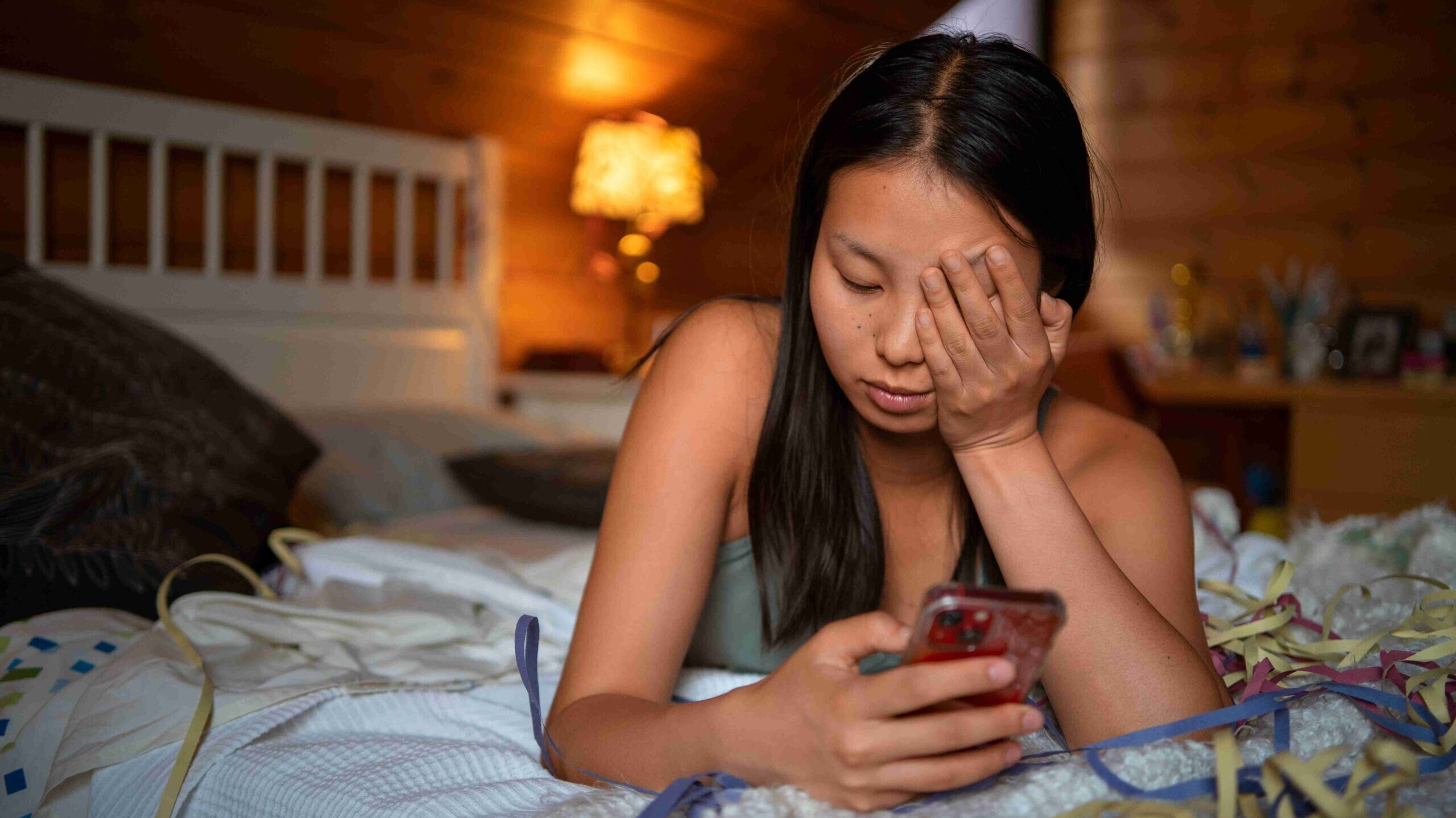 Longtime friend confesses feelings on Valentine’s Day, leaving a woman in emotional limbo