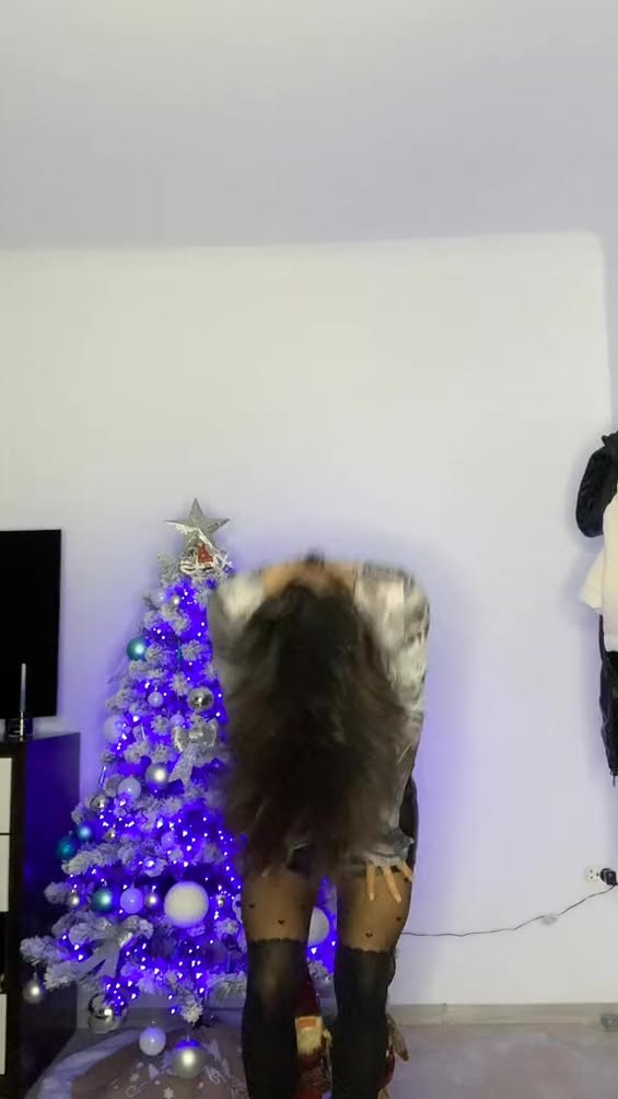 🌸 You think I’m innocent? Cute. Wanna test that theory? #FakeInnocence #LatinaJuguetona #ChicaQueEngaña #FlirtyQueen #P...