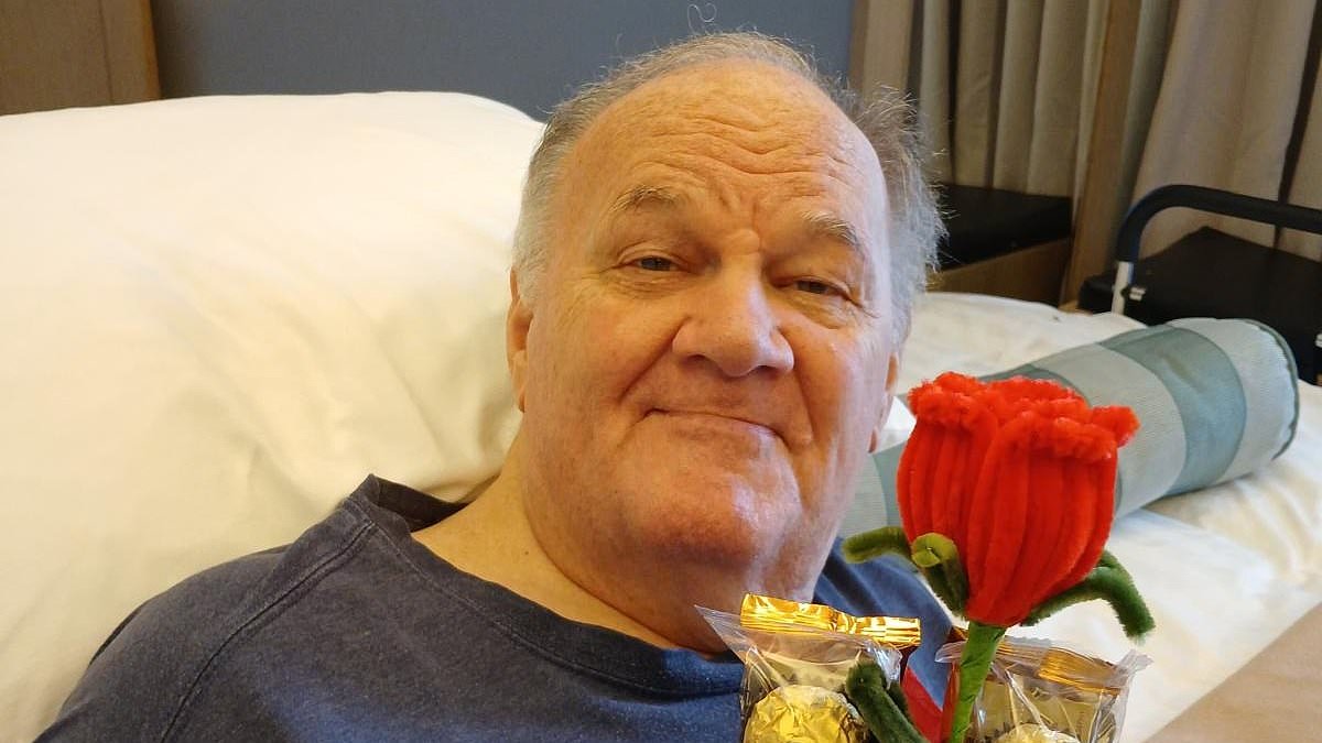 Thomas Markle celebrates 'good progress' after his leg amputation