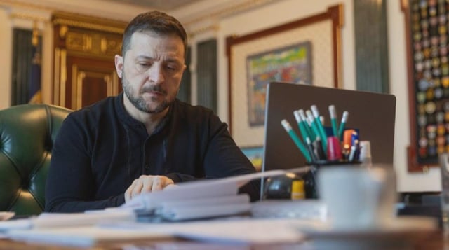 Zelenskyy on Ukrainian troops leaving Donbas: We can't withdraw from our territory