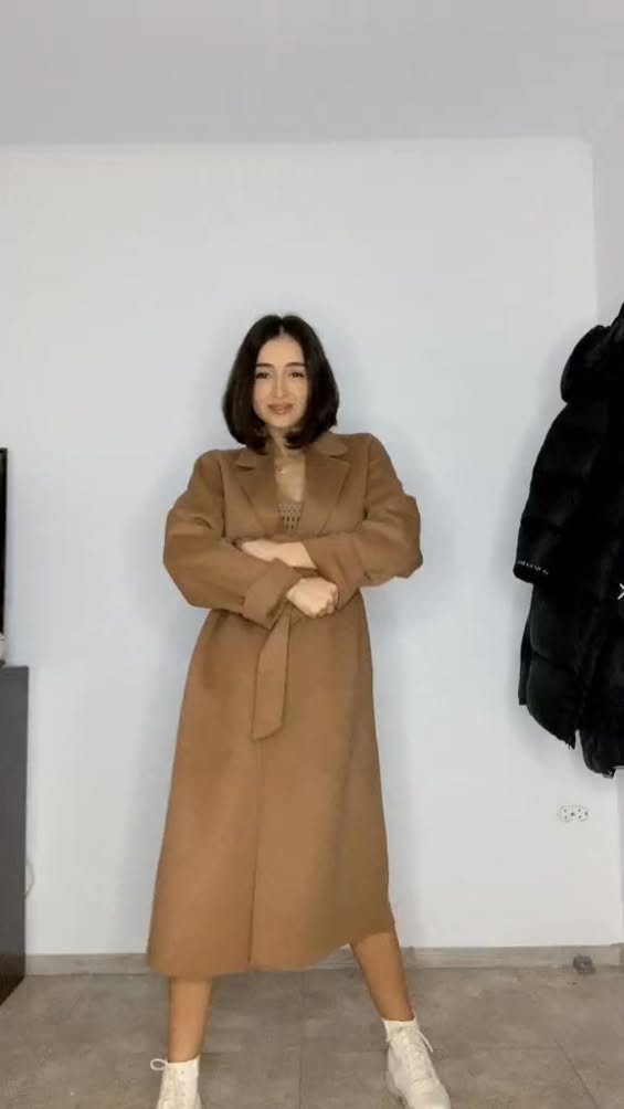 💖 She doesn’t need to shout to be heard. #SoftPower #ClassyMood #EleganceSpeaks #PoderFemenino #ChicAttitude #DiosaMode...