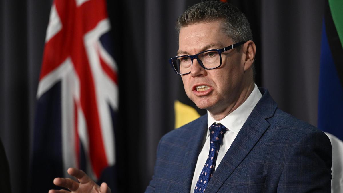 Minister tight-lipped on looming US strike on Iran