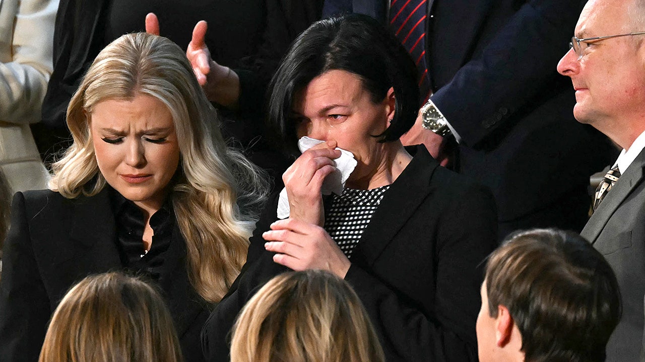 Pam Bondi torches Democrats for refusing to stand for grieving mother of murdered refugee at SOTU
