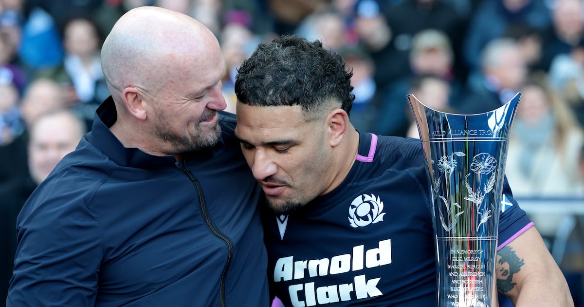 Gregor Townsend keeps his cool after Scotland topple France to stay in title hunt